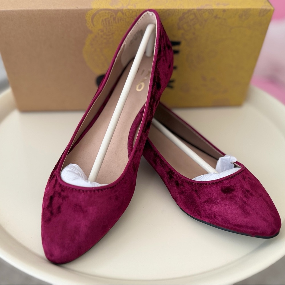 Mix no.6 Elegant Velvet Burgundy Flats 6.5